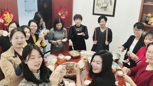 共享歡樂(lè) | 百裕集團(tuán)營(yíng)銷中心喜樂(lè)鬧元宵、暖心慶生日