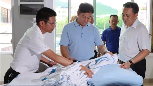 梧州市市委常委、統(tǒng)戰(zhàn)部部長何世恰蒞臨百裕集團調研指導